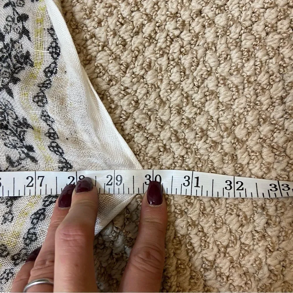 Ladies Long Tassel End Gauzy Boho Print Scarf Appr‎ 30” x 77”